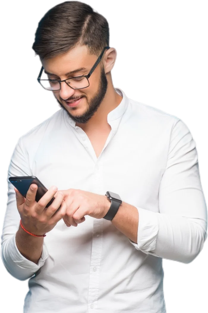 Hombre usando tecnología encriptada